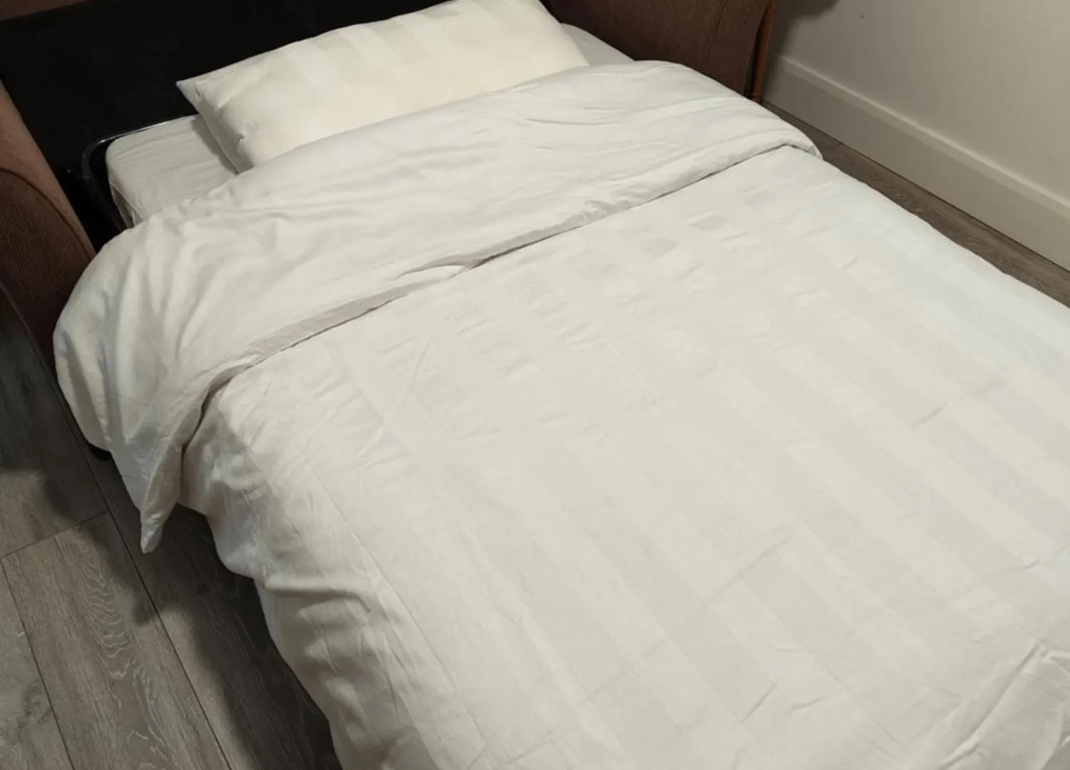 Flat by the High Street Apartment Southall 0*,  United Kingdom