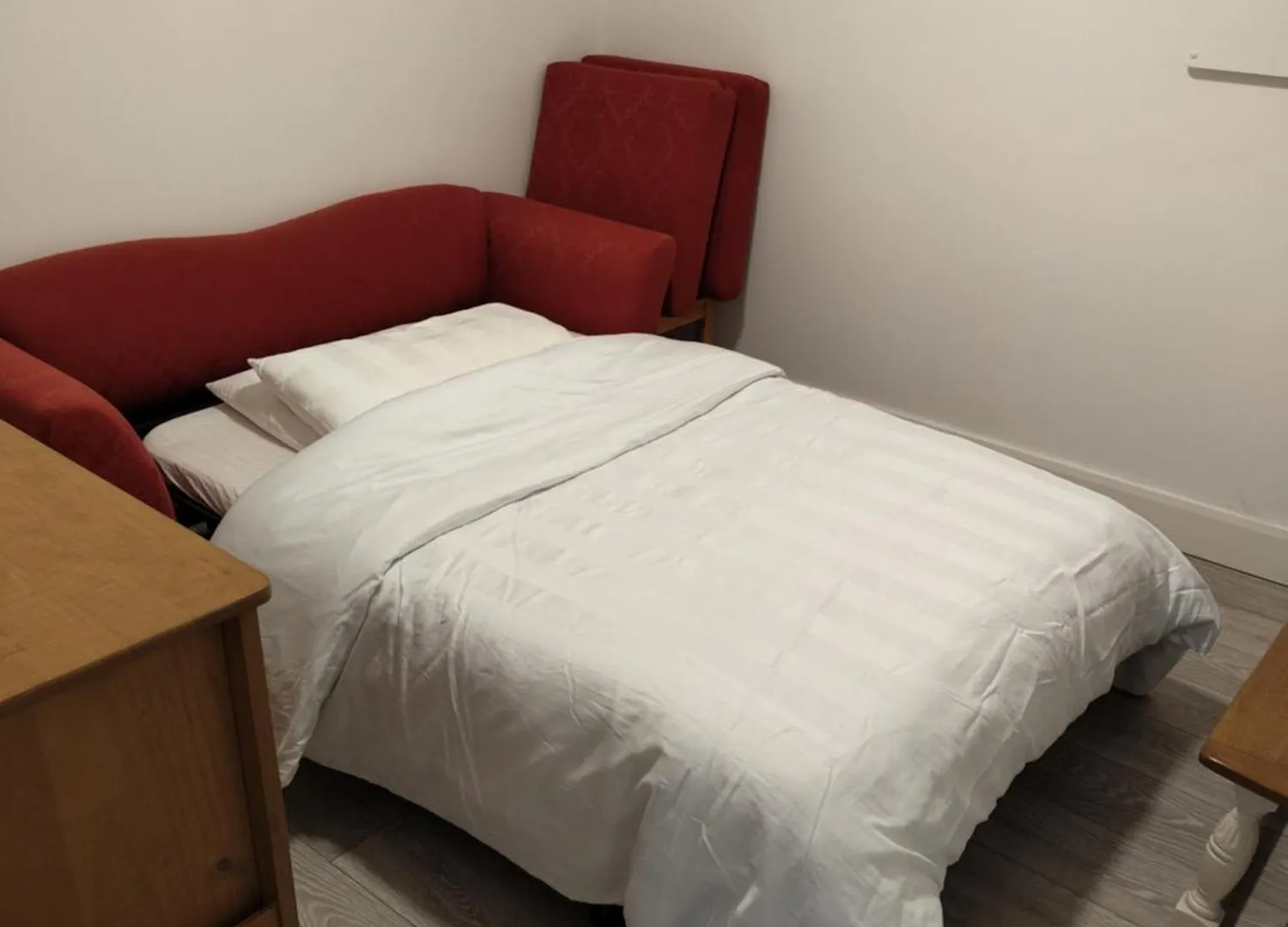 Flat by the High Street Apartment Southall