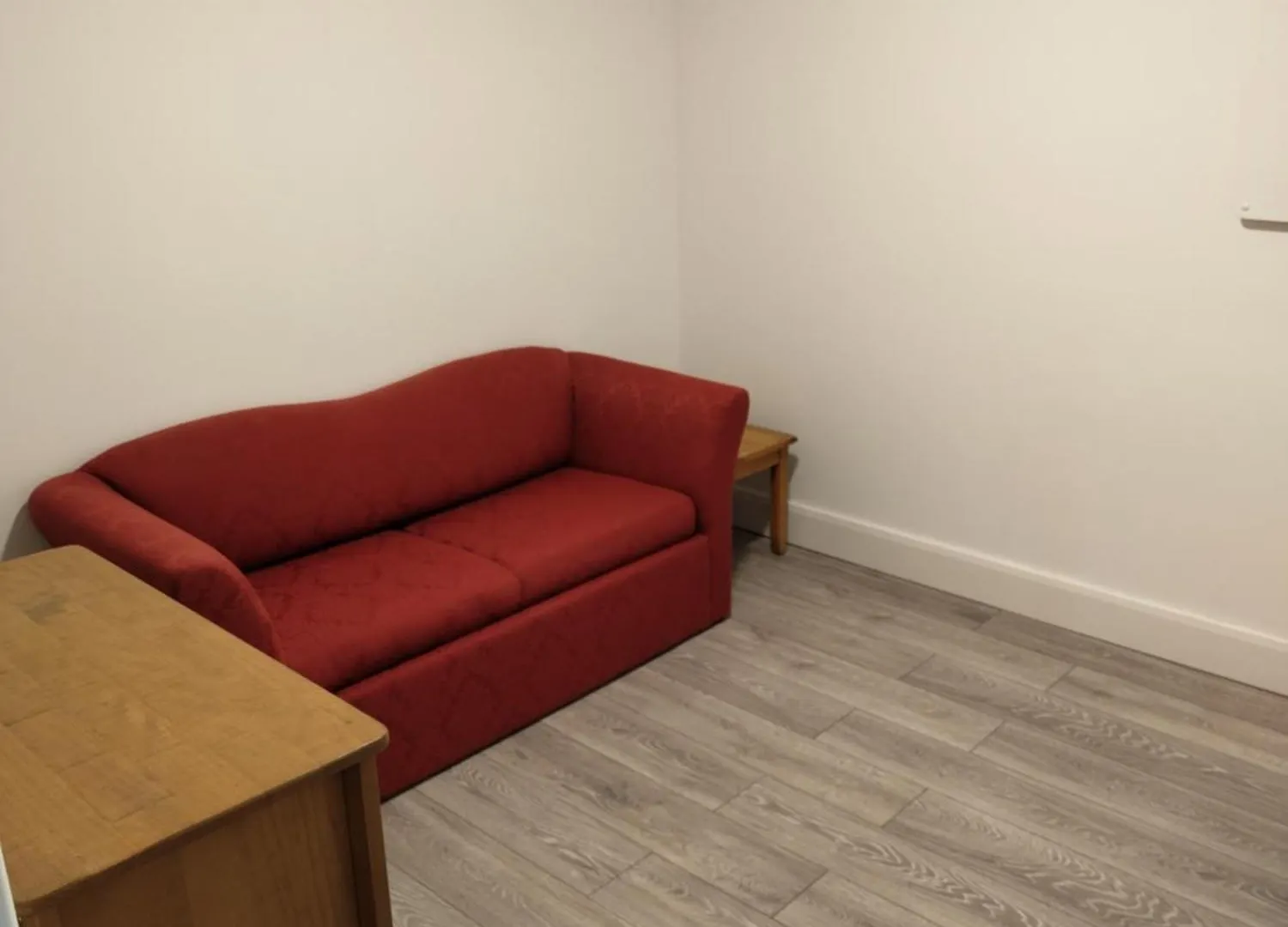Flat by the High Street Apartment Southall
